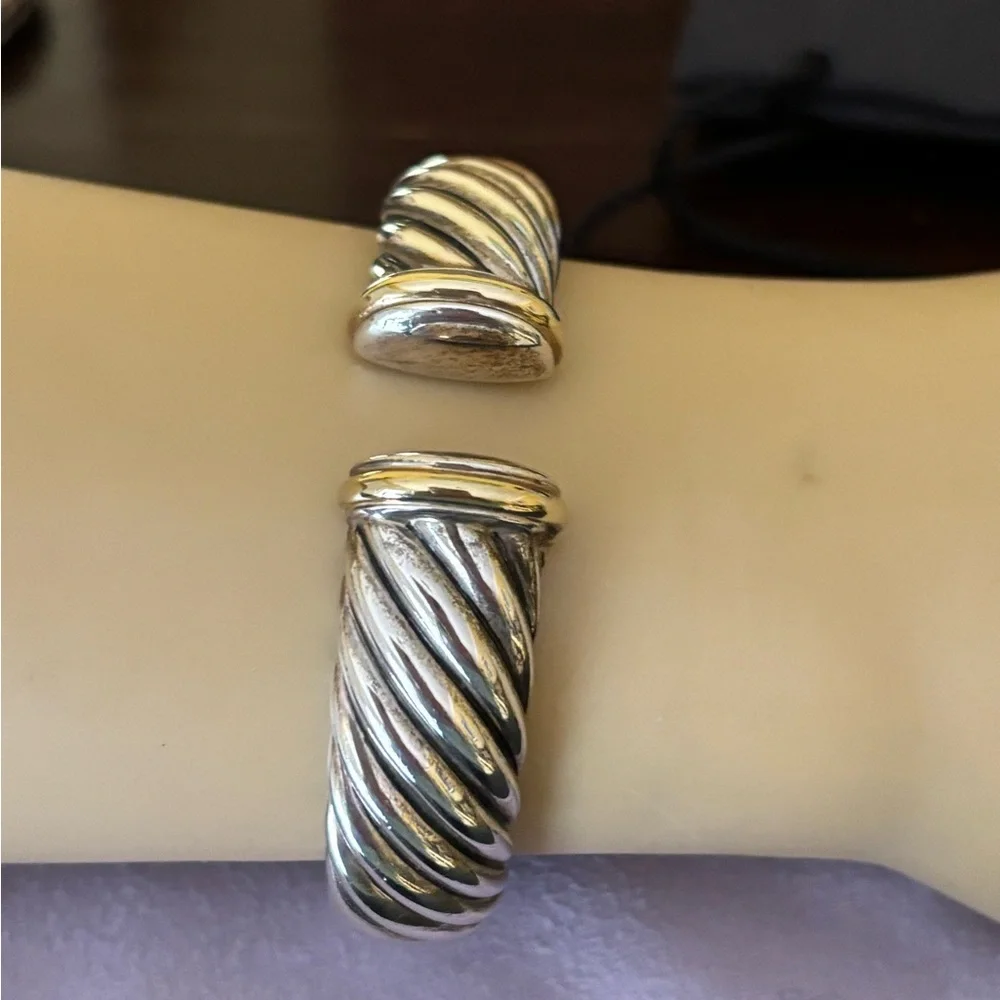 PRICE DROP DAVID YURMAN HINGE 9.25 SILVER W/ 18k GOLD TIPS. - Picture 1 of 5